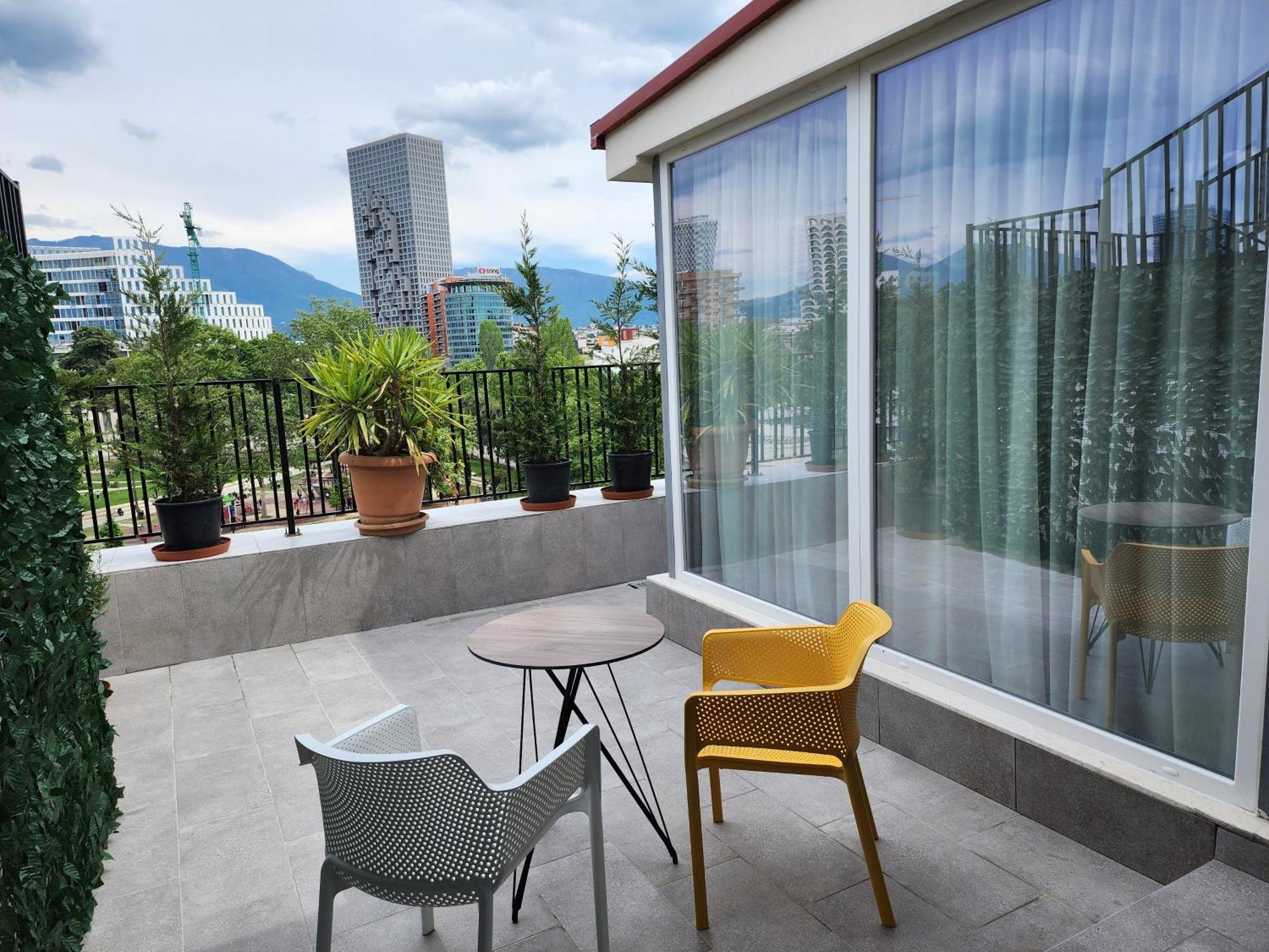 Penthouse With A City View Tirana Exteriör bild