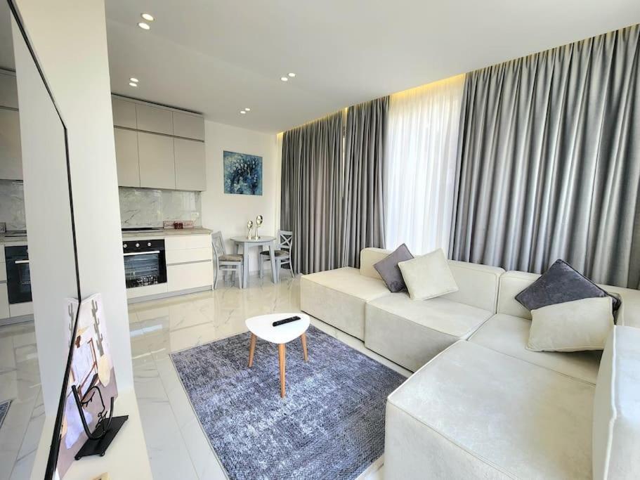 Penthouse With A City View Tirana Exteriör bild