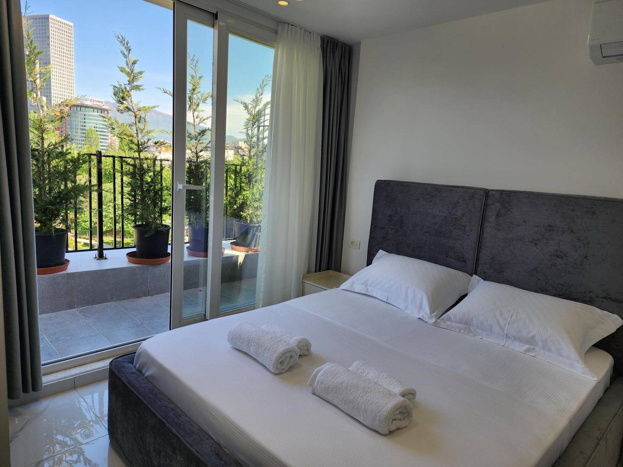 Penthouse With A City View Tirana Exteriör bild